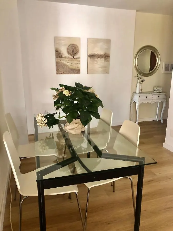 Habitacion Con Smart Tv En Piso Compartido Con Bano Privado O Compartido Malaga Sol