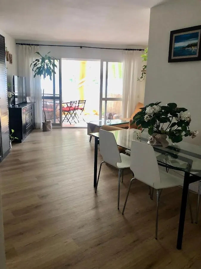 Habitacion Con Smart Tv En Piso Compartido Con Bano Privado O Compartido Malaga Sol 0*,