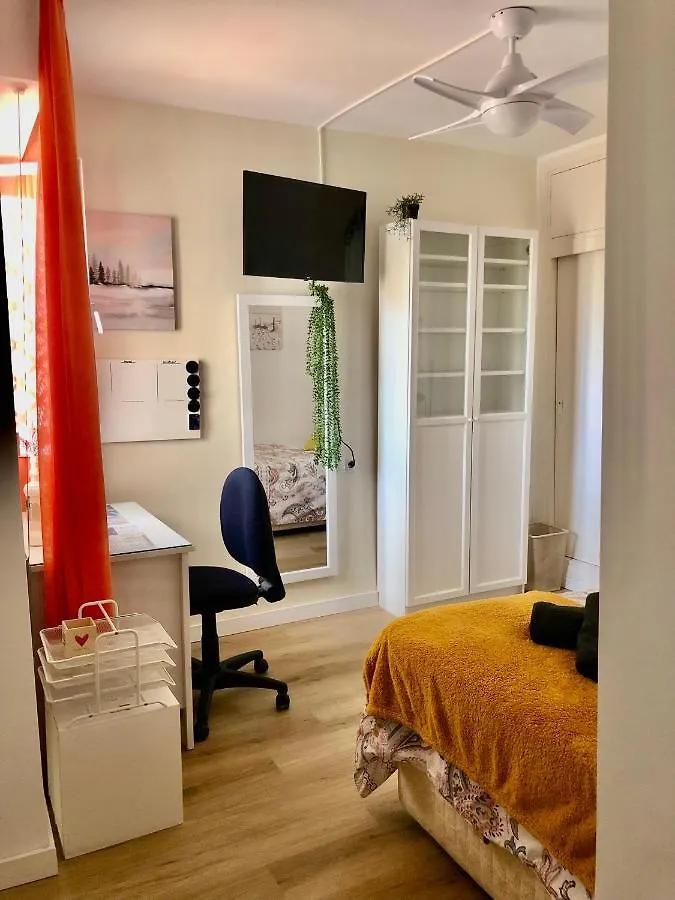 Habitacion Con Smart Tv En Piso Compartido Con Bano Privado O Compartido Malaga Sol Spanyolország